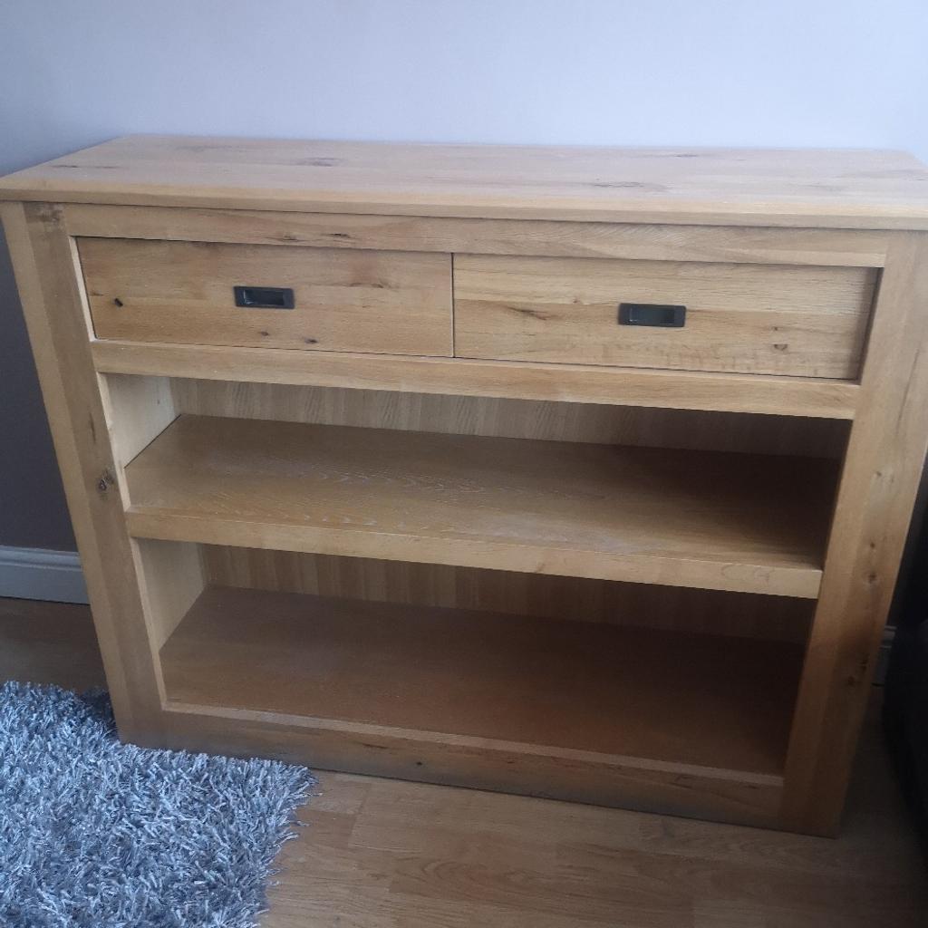 Large NEXT OAK Console/sideboard Table in EXCELLENT CONDITION 👌
The dimensions are:-
47 inch(119 cm) width, 38 inch (96cm) height and 14 inch (35cm deep)

*Collection only*
