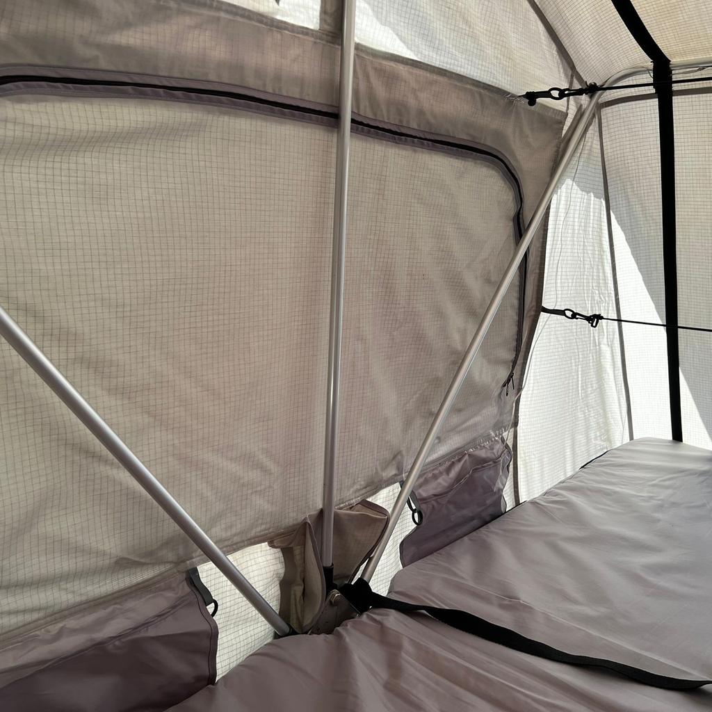 Dachzelt Campwerk Adventure 240x140cm mit Anbauzelt und Innenzelt abzugeben,
gepflegter Zustand mit leichten Gebrauchsspuren.
Für 2-3 Personen

Kann auch gerne besichtigt (vorgeführt) werden.

Preis VHB