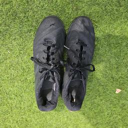 Astro Turf football boots size 9. Bit worn.