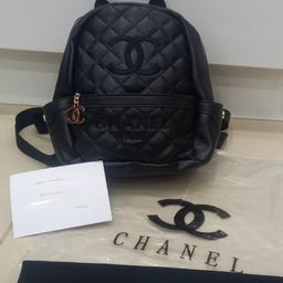 Chanel VIP counter beauty complementary. Genuine and welcome for chanel members. Authentic 100%.

if you are familiar with VIP chanel complement only please buy. any questions please ask. Great bargain.

backpack. sold as seen
