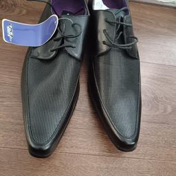 Men shoes brend new with tags colour black size 6xL. Formal dress shoes for wedding party office.