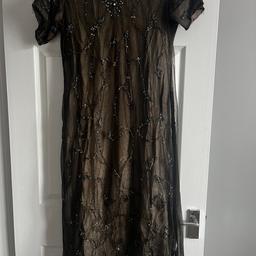 I am selling this 3 pc salwar kameez- long dress, silk like trousers and a chuni

This is a preloved outfit and near the neckline one of the embellishment has come off please see photo 2. This can easily be sewn on hence low price 

From a smokefree and pet free home