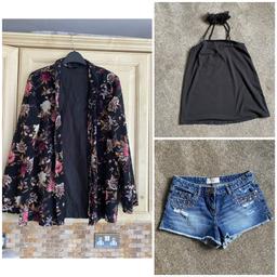 Women’s size 10 summer bundle:-

* Size 10 black floral kimono, Miss Selfridge
* Size 10 black ASOS top
* Size 10 denim shorts, Matalan

All items in excellent condition.

**PLEASE CHECK OUT OTHER ITEMS IM SELLING**