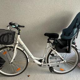 Verkauft wird ein  Passatdamenfahrrad wegen Neuanschaffung. Das Fahrrad ist voll funktionstüchtig. Der Kindersitz kann mit erworben werden.