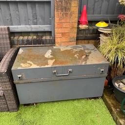 Solid garden storage box with key to lock valuables away
No leaks or holes in it
Re painted and will be like new again.
Measurements in pictures
OPEN TO SENSIBLE OFFER 