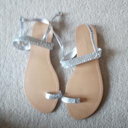 New sparkly sandals size 6. Collection Great Barr