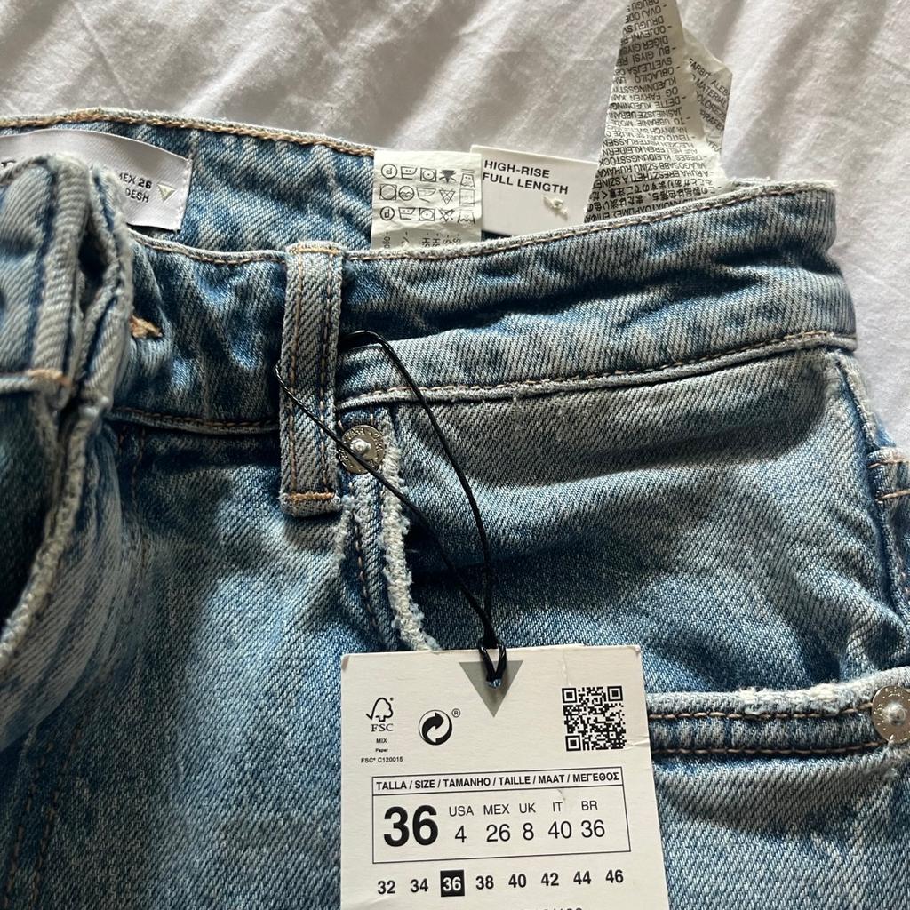 Selling Zara Jeans size 8 never worn still got tags on it.