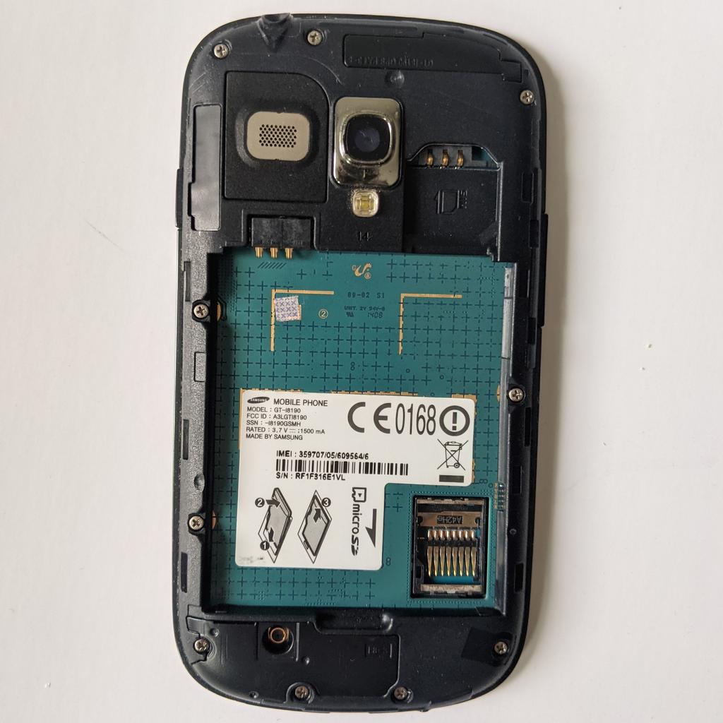 Samsung Galaxy S3
offen für alle Netze
4-Zoll- AMOLED - Display
1.500-mAh-Akku (tauschbar)
5 Megapixel Hauptkamera mit Autofokus
8 GB Speicher ( mit Micro-SD-Speicherkarte erweiterbar auf bis zu 32 GB)
1 GB RAM
Modell: GT-I8190
Android 7.1.2 (Lineage OS)

 Preise sind Abholpreise. Der Verkauf erfolgt unter Ausschluss jeglicher Gewährleistung. Der Ausschluss gilt nicht für Schadenersatzansprüche aus grob fahrlässiger bzw. vorsätzlicher Verletzung von Pflichten des Verkäufers sowie für jede Verletzung von Leben, Körper und Gesundheit. Keine Garantie, keine Rücknahme, keine Rückabwicklung, keine Rückgabe. Gekauft wie gesehen.