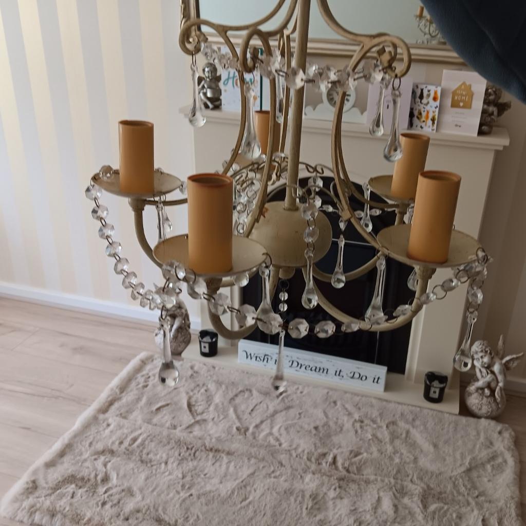 2 XLaura Ashley cream shabby chic chandeliers.
Need cleaning(have been stored)
2 droplets missing*can be bought from ebay*
£20 each or 2 for £30
Pick up only
Cash on collection