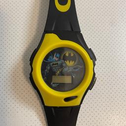 verkaufe Kinderuhr Batman
Farbe siehe Bilder
hat Uhr und Leuchtfunktion
Angebote offen