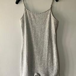 Brand new without tags 
Size Large (12-14) 
Ribbed effect 
Adjustable shoulder straps 
Soft fluffy feel 
Machine washable 

Lots more items 0-13 years 
Ladies size 4-20
Mens medium, large, xl, xxl
Clothing, toys, books, dvds, games etc
Bundle discount on
Items from £1




#shein #unitard #ribbed #sizelarge #sheinfashion #greyunitard #greyribbed #allinone #summer #spring #size12to14 #greyribbedunitard #ladieswear #ribbedunitard