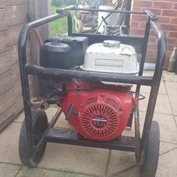 HONDA 5000HMS STEPHILL GENERATOR 240/110V. Powered by a Honda GX340 engine.
This generator normally is powered by a GX270 engine, I didn't have one, so replaced it with a stronger 340.
As you can see it comes on wheels & has a store away handle when it is not in use. 

2x 16amp 240V
1x 32amp 110V
1x 16amp 110V
Breaker trip switch

It has been serviced & tested.

I am in South Kirkby not Pontefract.
Pls see my other generators & items I have for sale