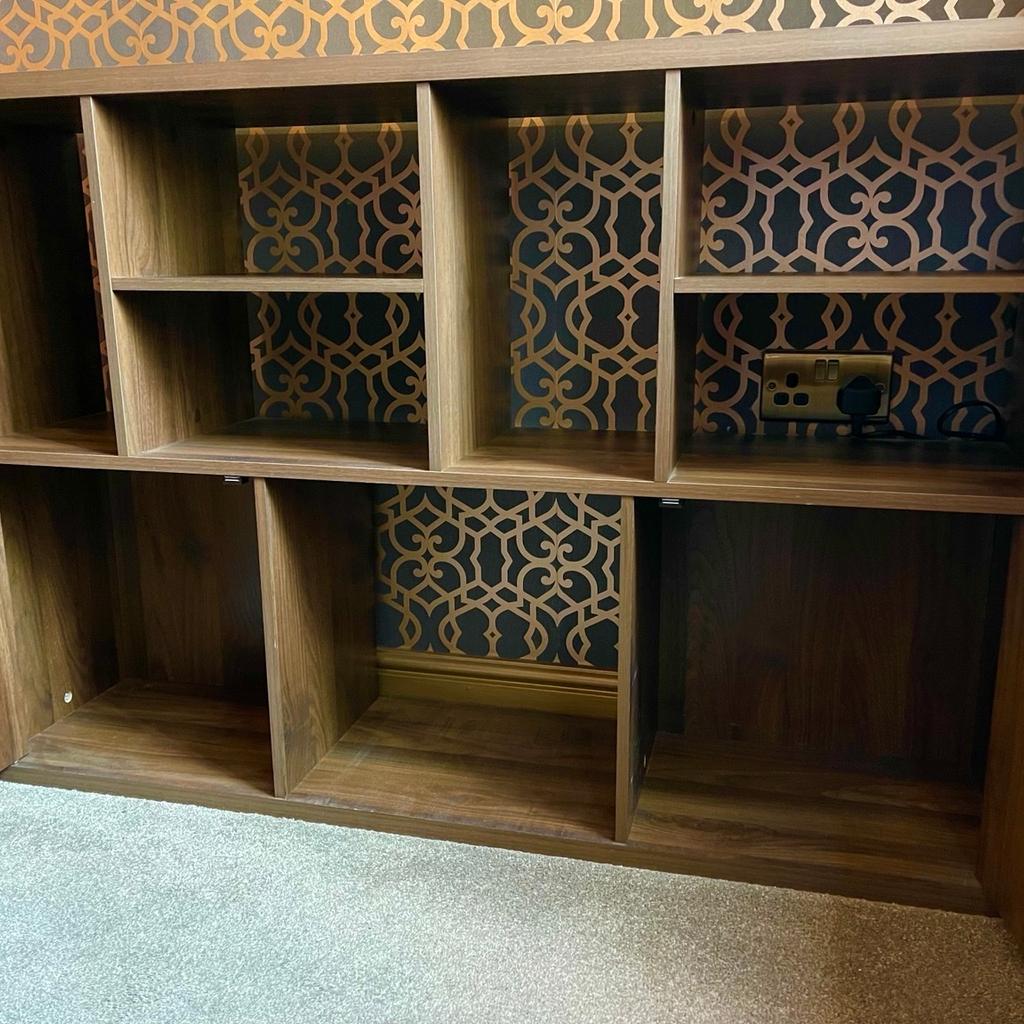 Brown wooden Sideboard display unit

Brown wooden sideboard display unit

2 cupboards and various size apertures

Matching tall wall unit also for sale see other listing

Width 1200mm
Height 800mm
Depth 290mm