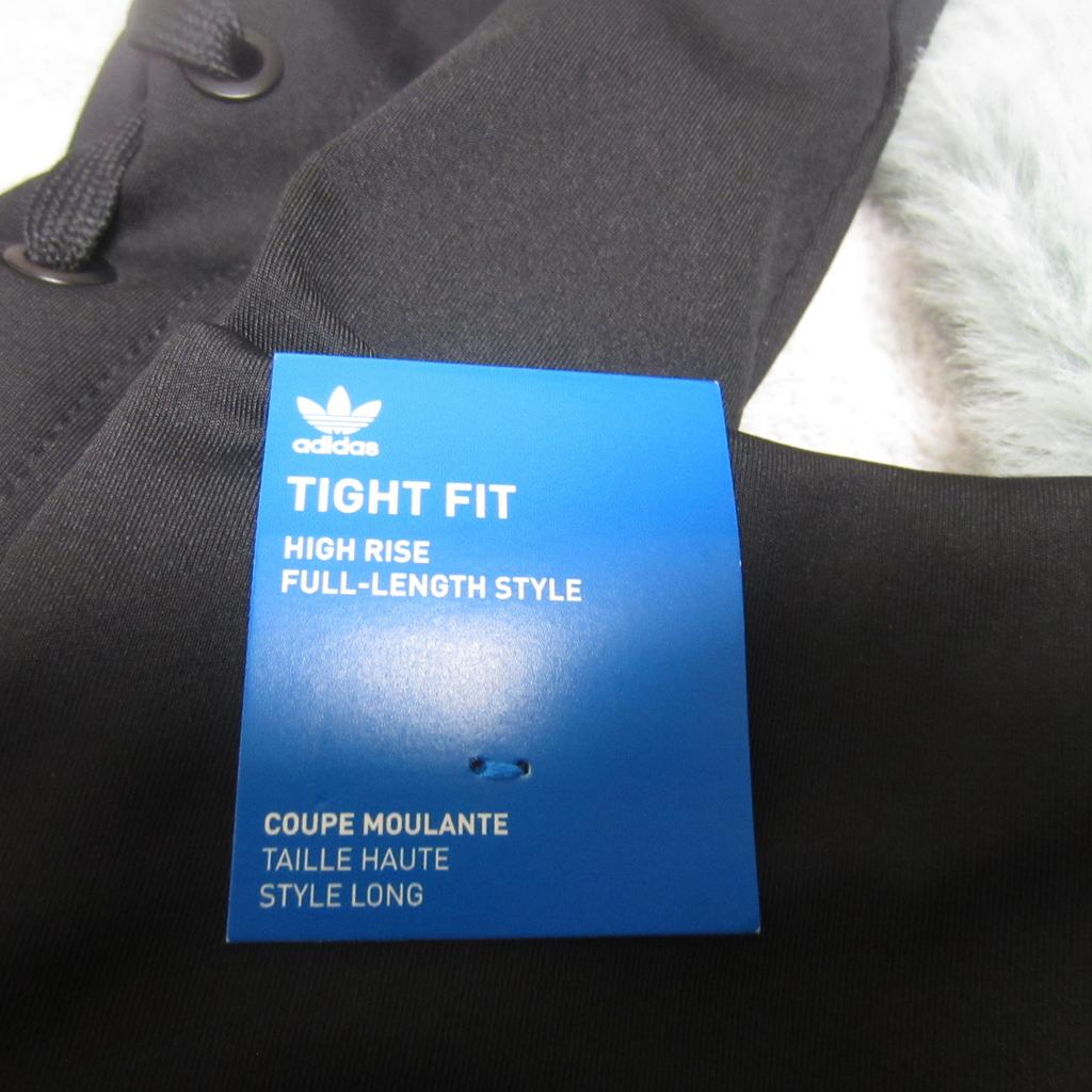 Adidas Damen Sport Leggings-Tight Fit-Gr.XL
NP war 50€
Privatverkauf,keine Rücknahme,kein Umtausch