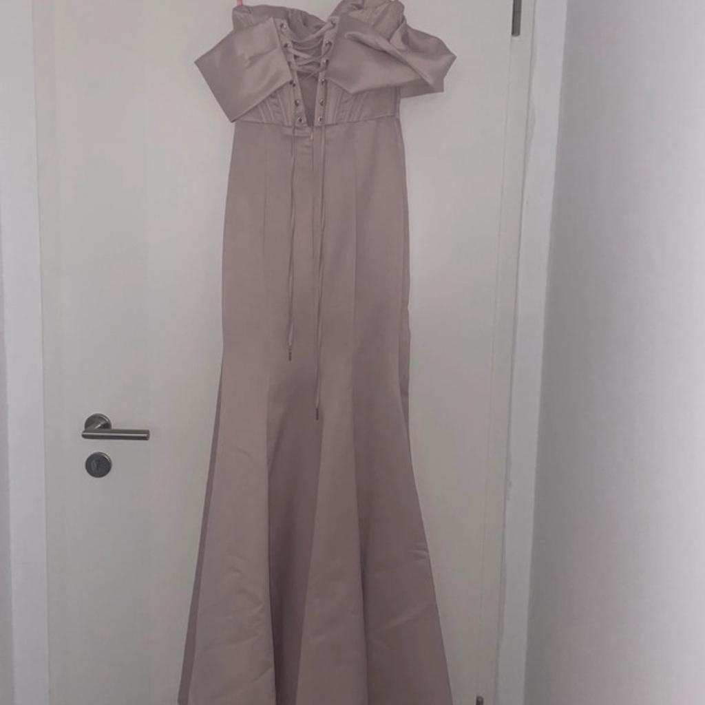 Milla Dress
Just worn once
Original Price: 840€