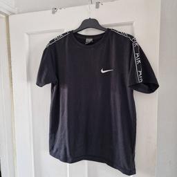 Ladies Nike Tshirt, size small good condition, collection nn5 Northampton or can post at buyers expense, No sphock wallet please.