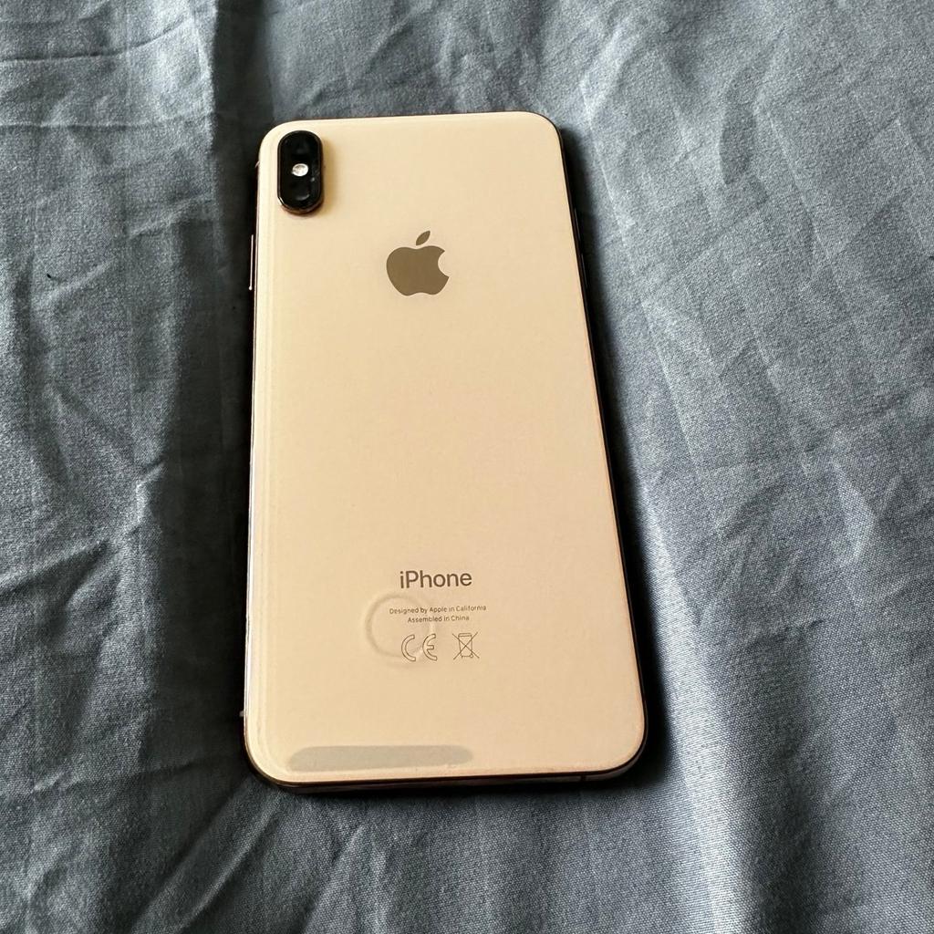 64GB XSMax
No password/icloud lock
No scratches
Battery health 80%
Unlocked to any network
Comes with charger

Not taking offers less than asked priced, not in a rush to sell, iPhone is in amazing condition.