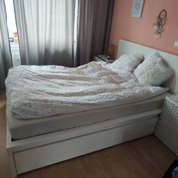 Ikea Bett wird mit Lattenrost und 4 Bett-Schubladen verkauft.

140x200 cm