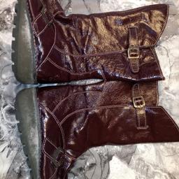 fly London ladies purple patent leather ankle boots/mid calf, zip closure, embossed logo on the sides, excellent condition