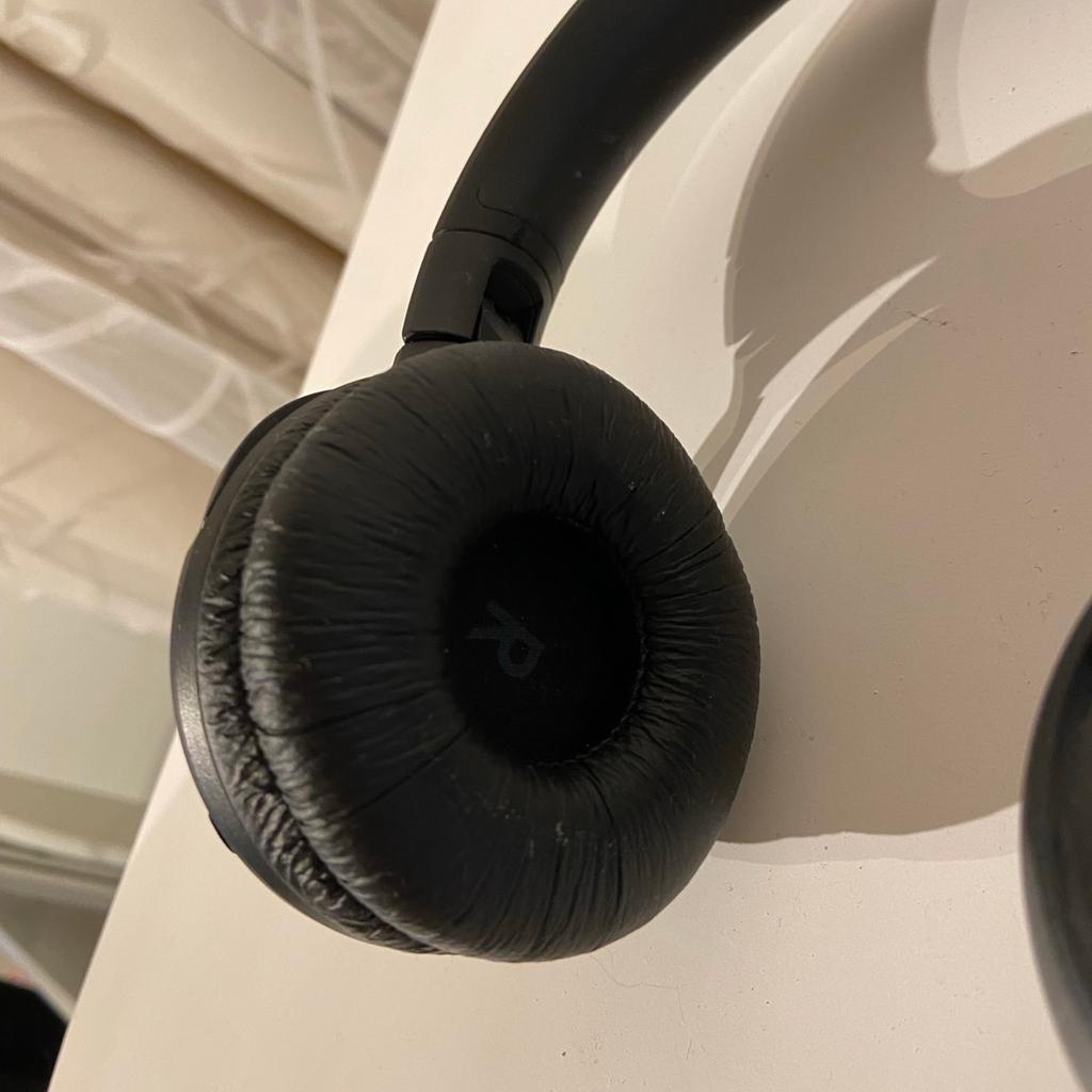 JBL Tune 510BT Overear Kopfhörer

kaum benutzt - vor ca 1 Jahr gekauft

Sound ist gut und mit bluetooth Funktion