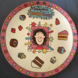 Portmeirion Jacqueline Wilson Tracy Beaker Collectable Plate
From books and TV series
Size approx 20 x 20cm or 8 x 8 inches
In good condition 
cash on collection only B33