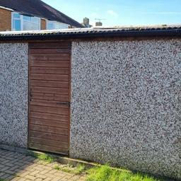 Concrete sectional garage
Great condition
No door
Size 5.5 by 2.3 m
Concrete fibreboard roof
No asbestos
Free to be dismantled and taken away