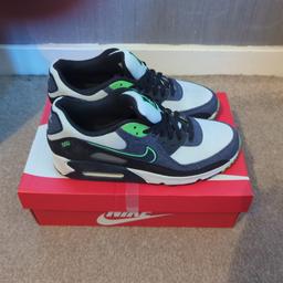 men's air max 90s.. 
size 8.5
worn once, mine condition.. more than welcome to view before buy