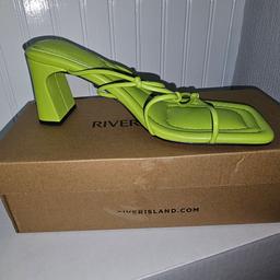 BRAND NEW
River Island Knot Strappy Block Heel Sandal - Lime 
size 6
RRP £42
UR78R