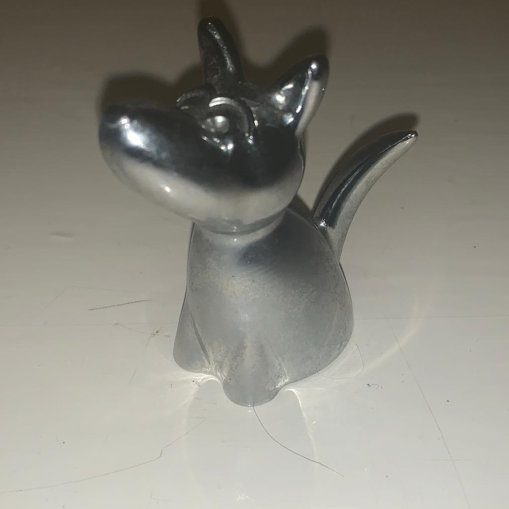 Umbra Silver Dog Ornament Ring Holder

Nicely Made little ornament that actually doubles as a ring holder!
In great new condition