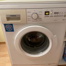 Hier wird angeboten eine Waschmaschine von Siemens ca 9 Jahre alt, funktioniert aber noch fehlerfrei. Unsere Waschmaschine wird zusammen mit dem vorgezeigten Regal abgegeben . Bei Interesse bitte melden.