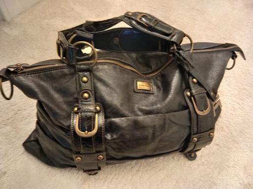 Buy & Sell Surrey Guildford - Photos for River Island black handbag