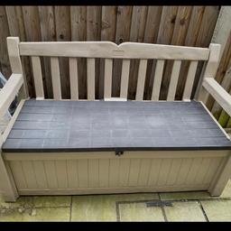 Outdoor Keter storage bench 
Good condition 
Collection from se6