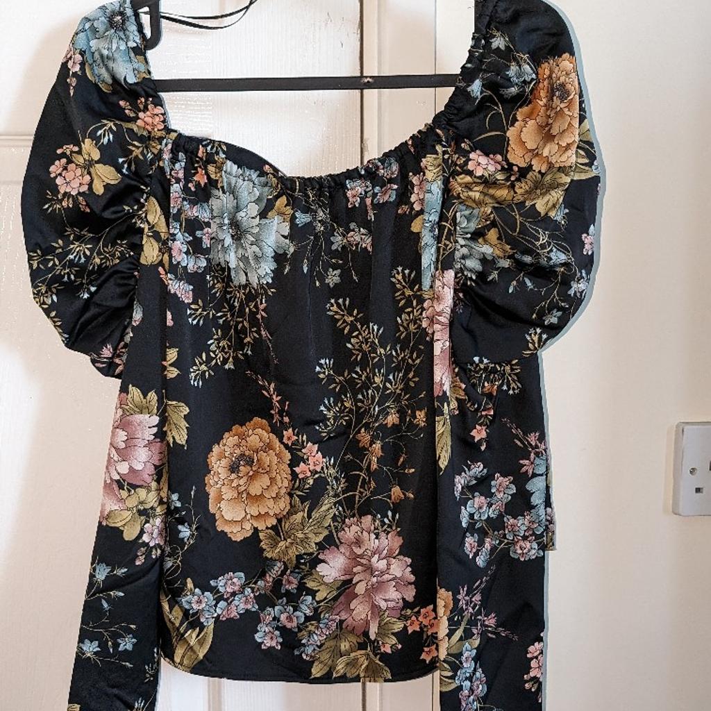 beautifully river island top size 6 never worn brand new without tags