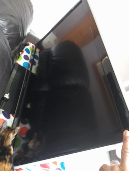 Buy & Sell South Yorkshire Sheffield - Photos for LARGE TOSHIBA TV