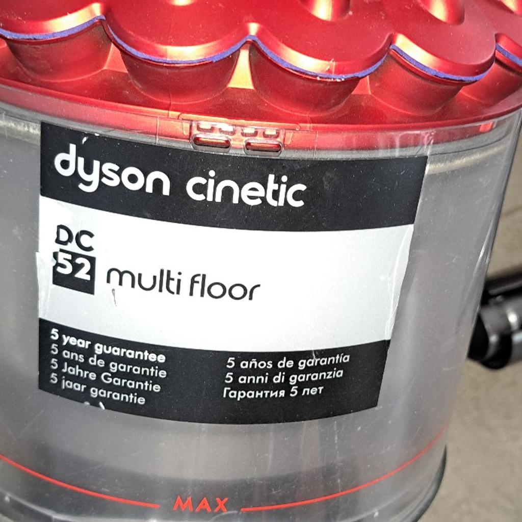 Zum Verkauf steht ein voll funktionsfähiger Dyson Dc52 cinetic multi floor samt Zubehör. 2 verschiedene Bodendüsen + 2 Aufsätze

Guter gebrauchter Zustand. Natürlich sind schon leichte Gebrauchsspuren vorhanden.

Beutellos

Keine Gewährleistung

Versand gegen Aufpreis möglich