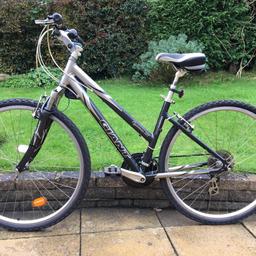 Giant lady’s bike 27ins  wheel  one careful lady owner from new £170 phone Patricia on, 07866 067146