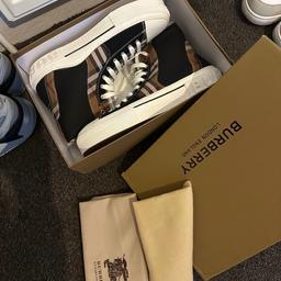 Brand new , never worn. Burberry high top size 10 with box and dust bags.

Cash only .