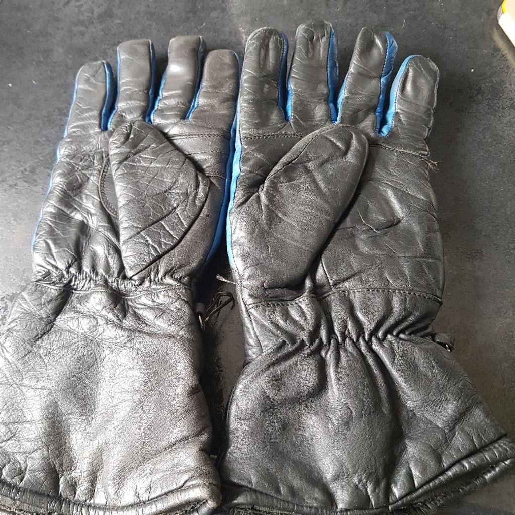 motorbike gloves ideal for winter weather they cover high over the wrist.