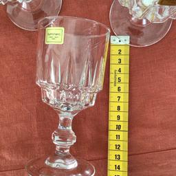 6 Gläser Luminarc aus Nordfrankreich
Kristallglas 
zeitlos chic
Aufkleber der Firma sind noch an den Gläsern
Top-Zustand, da sie unbenutzt sind

Privatverkauf 
Festpreis 
Versand wäre ab 4,80€ möglich