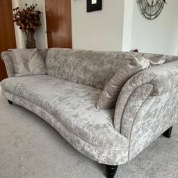 Velvet sofa in good condition, no damages. 

Can also be purchased as a set along with a 2 seater sofa and two single chairs (please see other ads on profile)

Measurement: 97 x 32