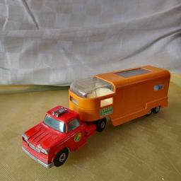 matchbox king size k16 articulated horse box / dodge unit opening doors. played with condition can post at cost or collection from sedgley Dudley.  open to offers 