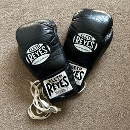 Genuine/Authentic cleto reyes boxing gloves. Black,  some of the best gloves out there. Cop a steal

Selling for £150+ used

Just need them gone

Can deliver if local