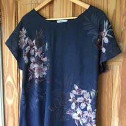 Per Una by M&S 
Size 18
Excellent condition 
Please click on my profile picture for other items thanks