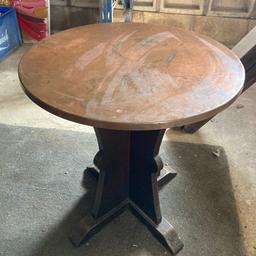 Lovely sturdy brass topped pub table. Needs a good buff but should come up nicely.
Pics show dimensions.