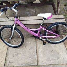 Children bike Saracen in good condition. It would take a little attention for a long time.
Le39la Leicester