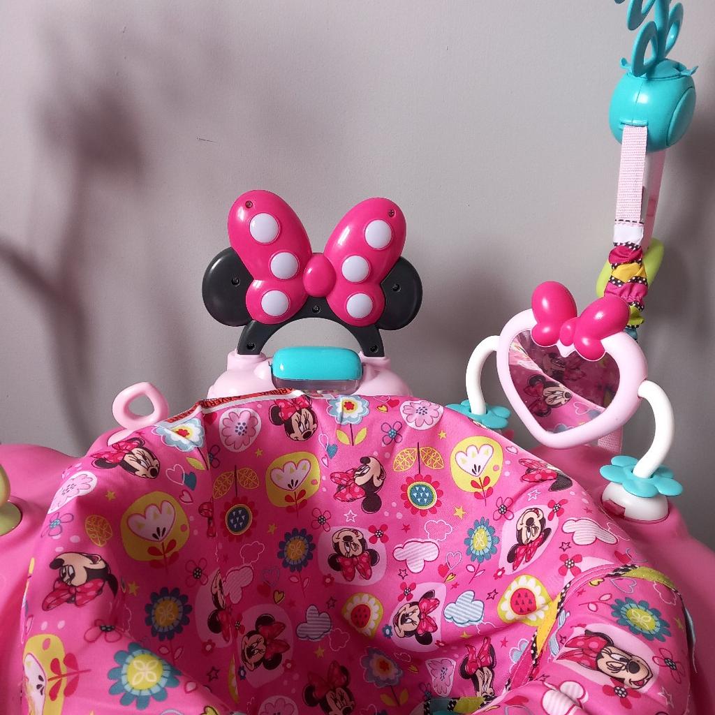 Surprise your baby with peek-a-boo playtime fun that will have her laughing for hours. A magical world where your baby can jump and play with your favourite Disney Baby friend. The bouncy seat rotates around and around. Your little one will never get bored with laughter in all directions! And she can't outgrow the giggles too soon – 4 adjustable positions. Has been used, but still in great condition, offers welcome.