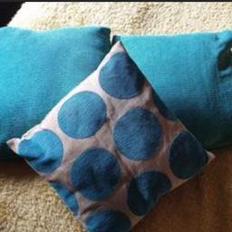 Three teal cushions in very good condition
Collection only