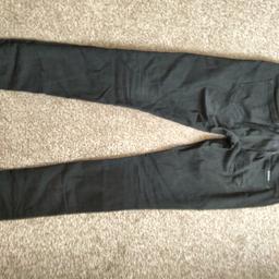 mens superdry super skinny jeans 
w32 L32
black 
excellent condition 
superskinny 

located Woking 
cash on collection only
this is collection 
 ONLY NO POSTAGE OR DELIVERY SO DO NOT ASK 
SERIOUS BUYERS ONLY 
TIME WASTERS WILL BE REPORTED TO SHPOCK
meet in Woking cash on collection