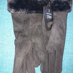Black brushed gloves with faux fur edge
90% polyester 10% elastane

FROM SMOKE & PET FREE HOME
LISTED ELSEWHERE
COLLECTION B31 OR B32 OR B14

Original price as per tag £19.50
selling £10
