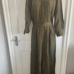 Massimo Dutti Green Long Sleeve Button Jumpsuit/Flight suit Size EUR 36UK 6

Pet and smoke free home

Very good condition
